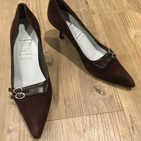 Sold -Cynthia Rowley Brown Suede Heels size 7B - Picture 2 of 14